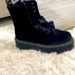Dr Martens, JADON BLACK VELVET BOOTS, Size 7